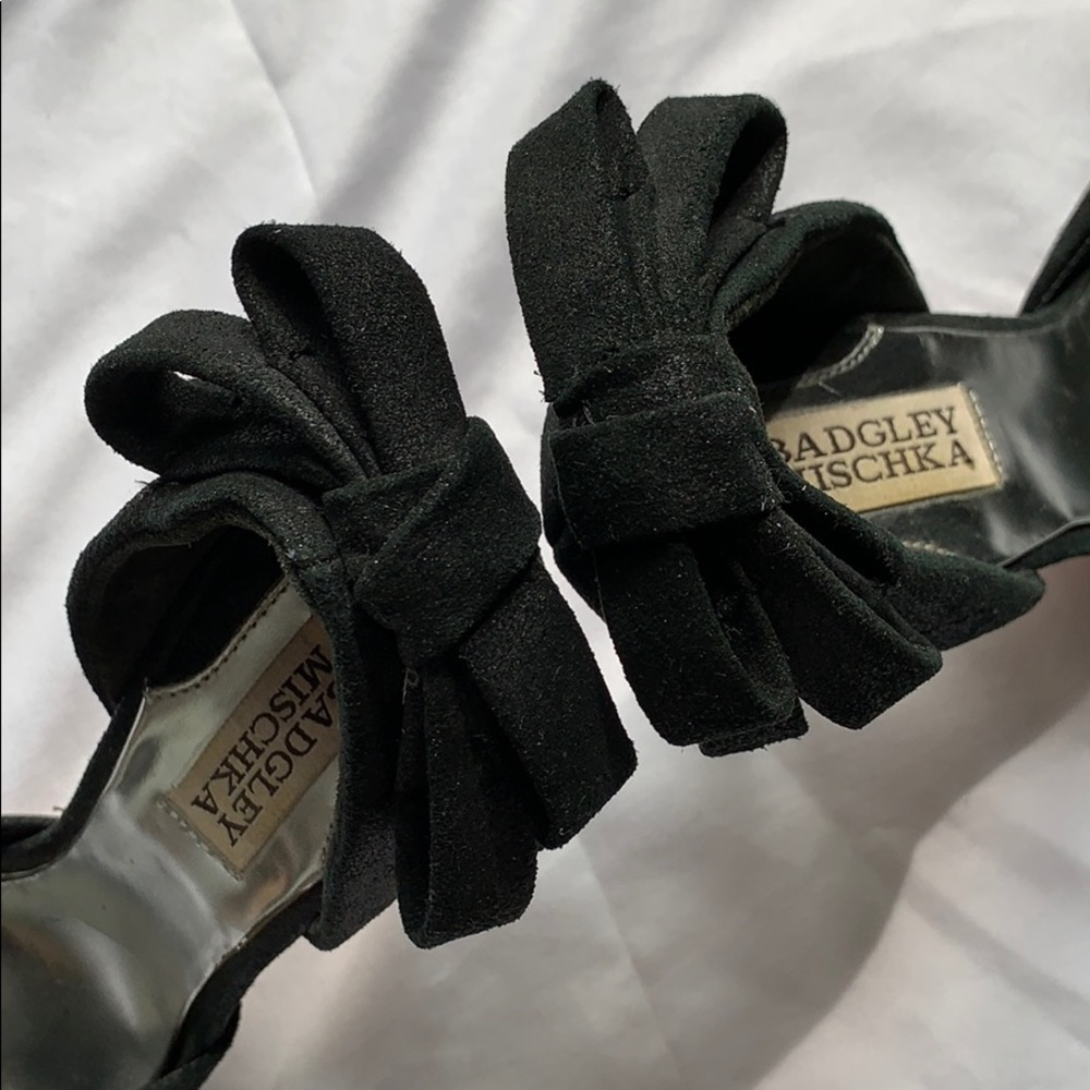 Badgley mischka back bow high heels